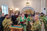 В день памяти преподобного Михаила Клопского митрополит Новгородский Лев совершил Литургию в Михаило-Клопском монастыре