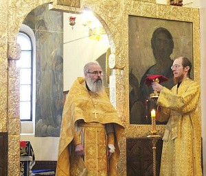 В день первого и второго обретения главы Иоанна Предтечи  в Марфо-Мариинской обители отслужили Литургию