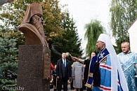 На территории Гродненского Рождество-Богородичного монастыря состоялось открытие и освящение бюста митрополита Филарета (Вахромеева)