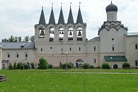 На звоннице Тихвинского Богородичного монастыря начались противоаварийные работы