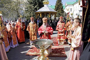Митрополит Ириней совершил в Корецком монастыре Литургию и малое освящение воды
