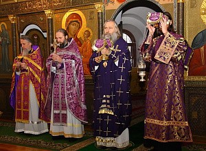 В день памяти вмч. Евстафия Плакиды Владыка Феогност совершил Литургию в Стефано-Махрищском монастыре