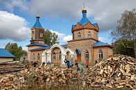 Спецгруппа Выксунского отряда противопожарной службы помогла подворью Иверского монастыря в Полдеревке подготовиться к зиме