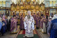 В праздник Воздвижения Креста Господня глава Нижегородской митрополии возглавил Литургию в Крестовоздвиженском монастыре Нижнего Новгорода
