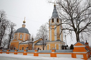 Митрополит Иосиф совершил Литургию и заупокойную литию в Воскресенском монастыре Ермолинская пустынь Ивановской митрополии