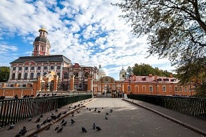 Вопросы подготовки к празднованию 800-летия благоверного князя Александра Невского обсудили на совещании в Александро-Невской лавре