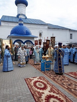 В Свято-Боголюбском монастыре Александровской епархии встретили крестный ход с иконой Богоматери «Боголюбская» 