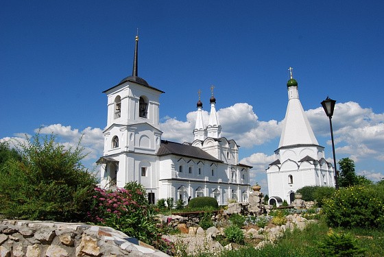 Спасо-Преображенский женский монастырь на реке Угре в городе Калуге Спасо-Преображенский женский монастырь на реке Угре в городе Калуге