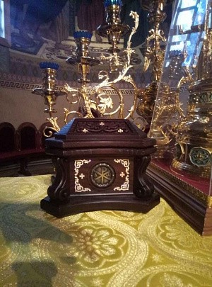 В Вознесенский монастырь на Закарпатье передан на вечное хранение ковчег с частицей мощей свт. Николая Чудотворца