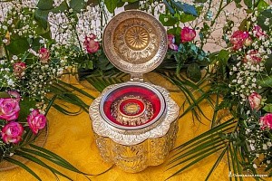 В Соликамский Свято-Троицкий монастырь переданы шип тернового венца Иисуса Христа и часть Его туники