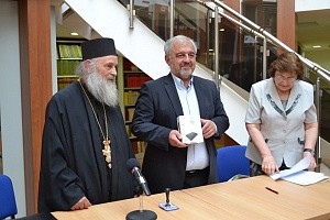 Зографский монастырь создал электронную библиотеку и открыл доступ к редким архивным рукописям