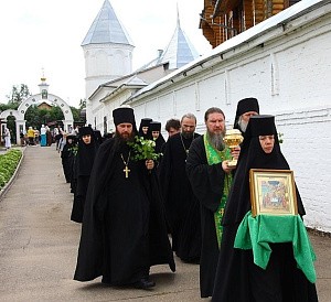 В день Святой Троицы в Стефано-Махрищском монастыре состоялся престольный праздник