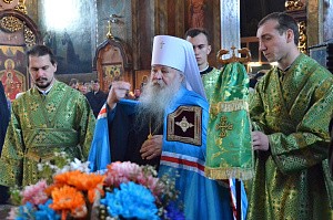 Митрополит Никон совершил Литургию в Задонском монастыре