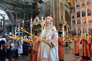 Митрополит Никон совершил Литургию в Задонском Рождество-Богородицком монастыре