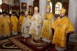 В Свято-Никольском Черноостровском монастыре г. Малоярославца состоялось празднование 35-летия архиерейской хиротонии главы Калужской митрополии