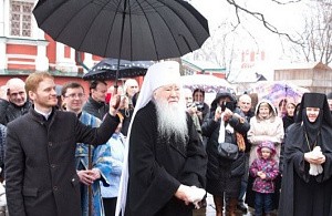 Митрополит Ювеналий в праздник Благовещения Пресвятой Богородицы  совершил Литургию в Новодевичьем монастыре Москвы