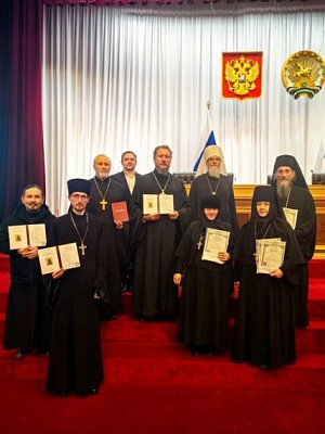 Митрополит Уфимский Никон вручил удостоверения об окончании курсов для монашествующих