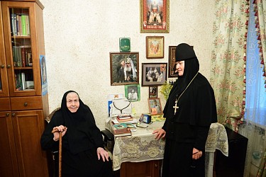 В келье схимницы