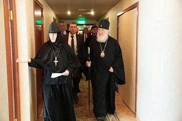 Святейший Патриарх Кирилл осматривает ход ремонтных работ в гостинице «Даниловская»