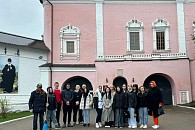 Волонтеры отряда «Неравнодушные люди» оказали помощь в благоустройстве Свенского монастыря Брянской епархии