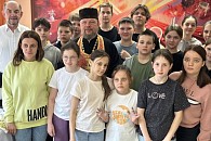 Клирик Санкт-Петербургского подворья Валаамского монастыря поздравил с Пасхой эвакуированных из Белгорода детей 